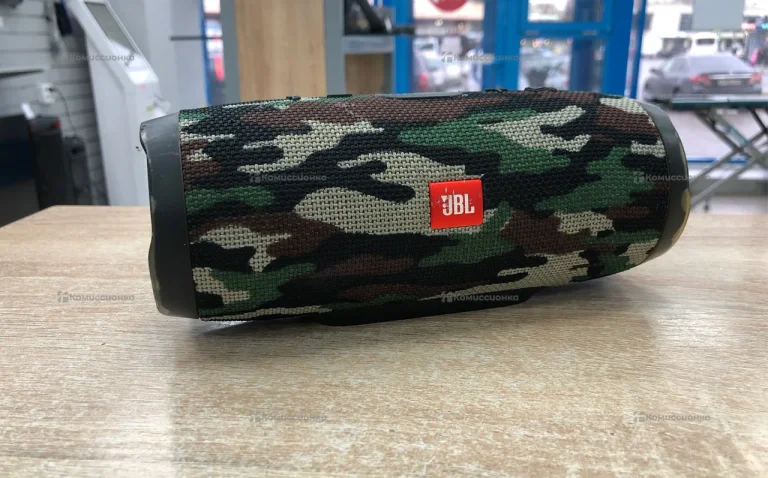 Колонка  JBL charge 3