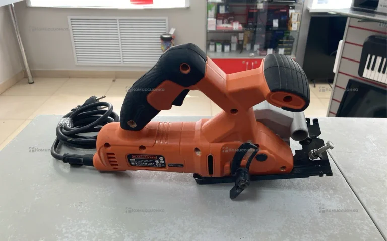 Циркулярная мини пила black decker BES510