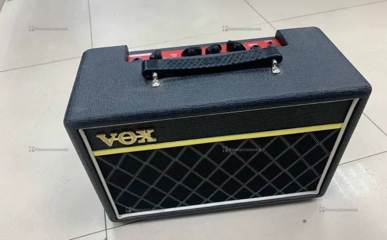 Комбоусилитель VOX  PAthfinder Bass 10