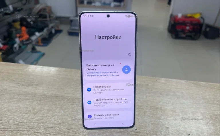 Samsung Galaxy S21 8/128 ГБ