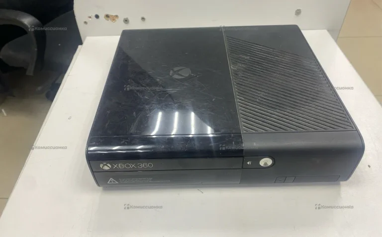 Приставка Xbox 360 E