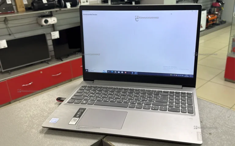 Ноутбук Lenovo 81MX