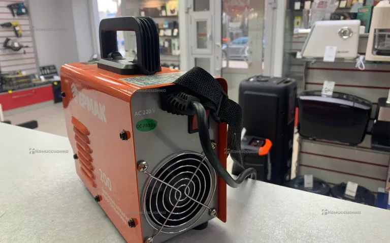Сварочный аппарат Ермак 200