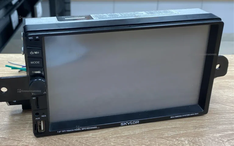 Автомагнитола Skylor AVH-7011