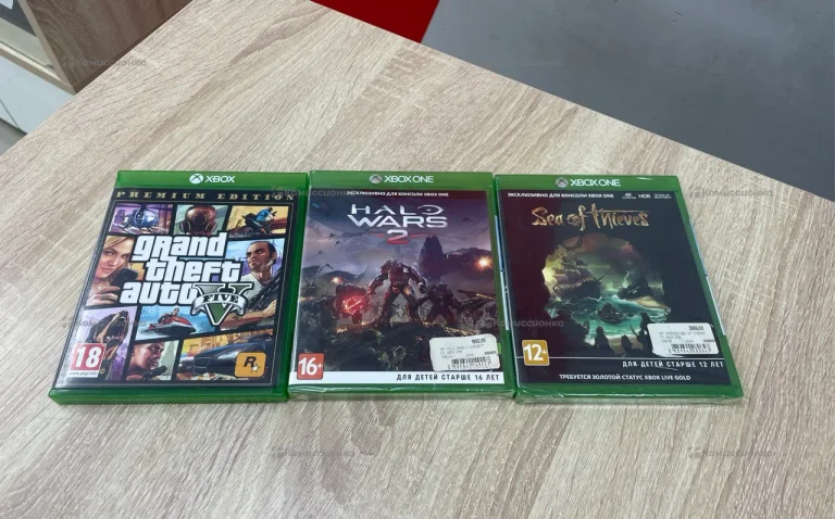 Xbox One 3 диска gta v,Halo wars2,sea of thieves