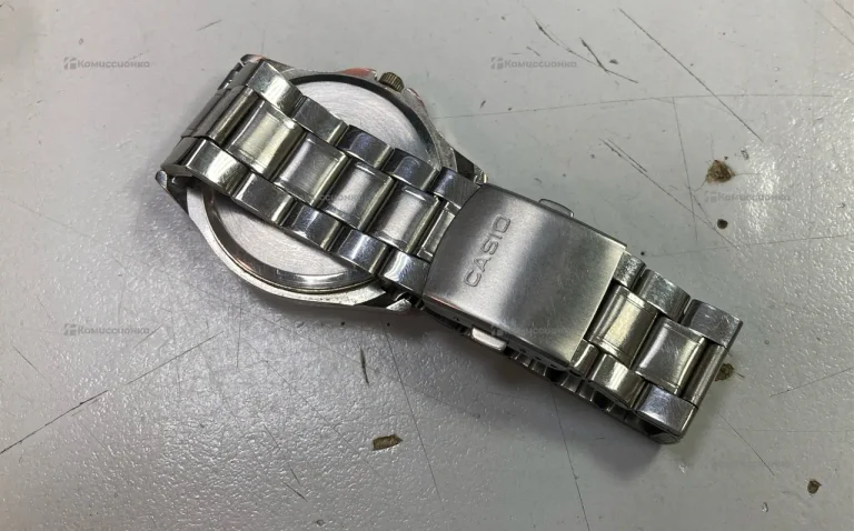 Часы Casio quartz(реп)