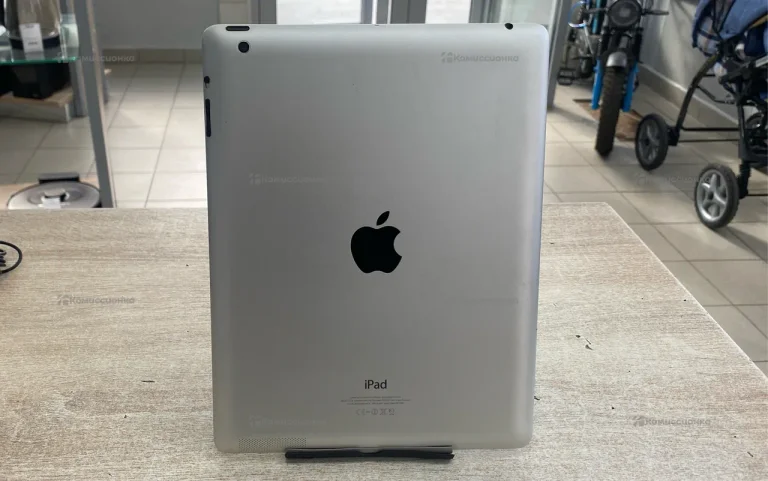 Планшет Apple iPad 4 16Gb Wi-Fi