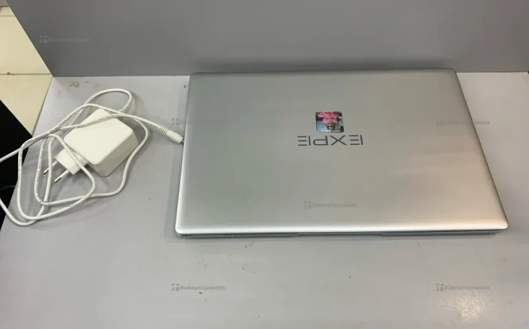 Ноутбук  EXPE C1OFQJ3