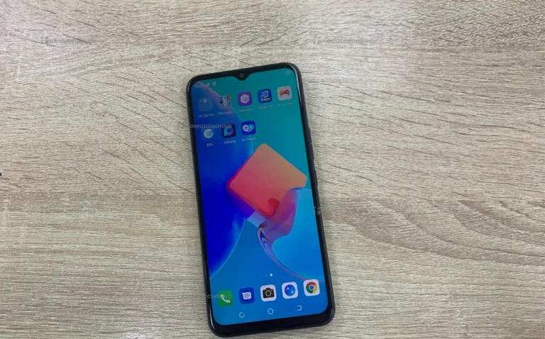 Tecno Spark 8C 4/64 ГБ