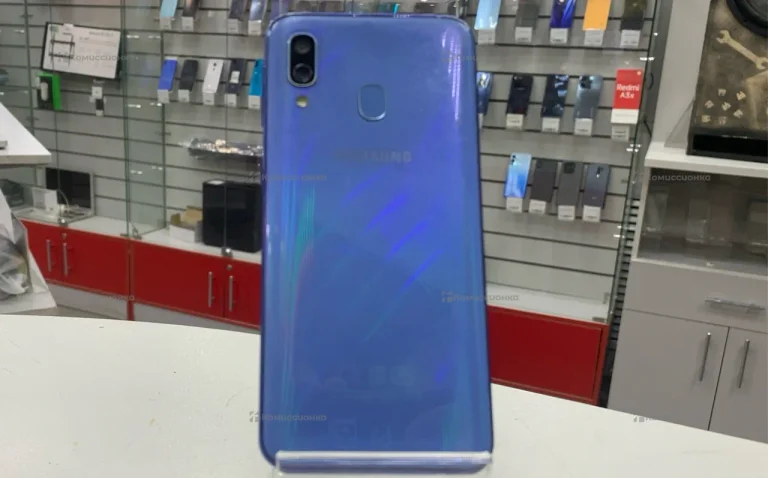 Samsung Galaxy A40 4/64 ГБ