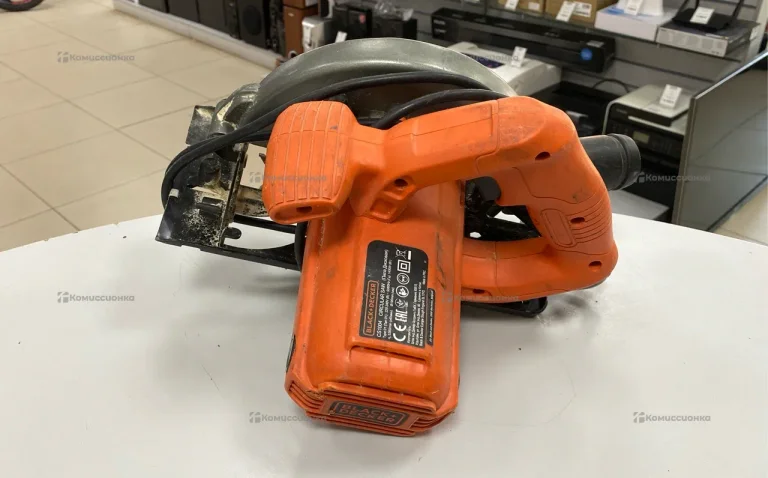 Black Decker циркулярная Пила CS1004