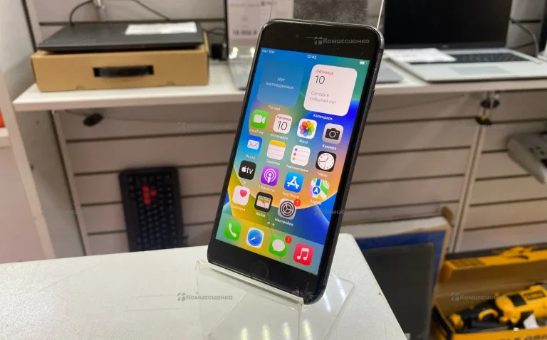 Apple iPhone 8 2/64 ГБ