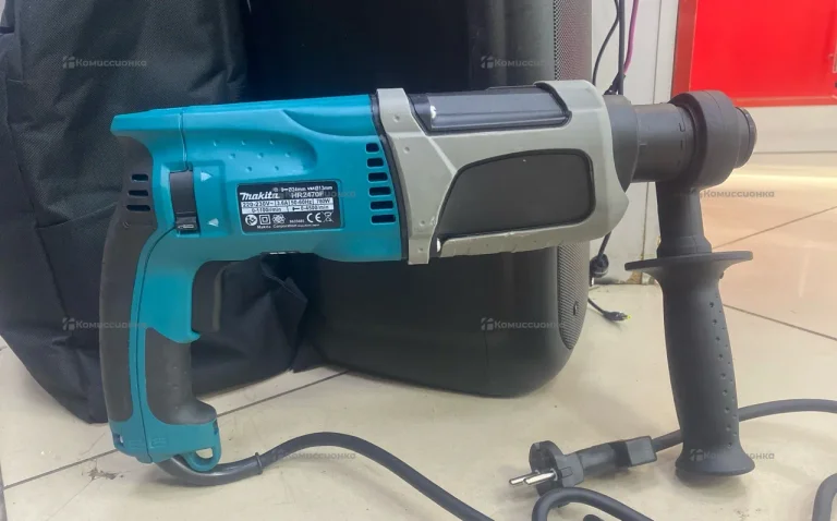 Перфоратор Makita HR2470 2025