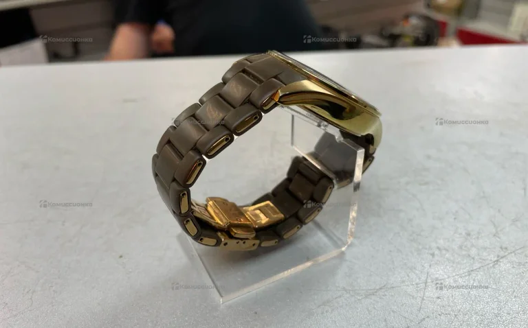 Часы  Emporio Armani