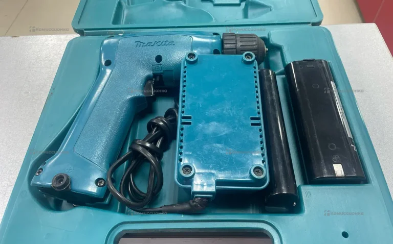 Шуруповерт Makita 6015D