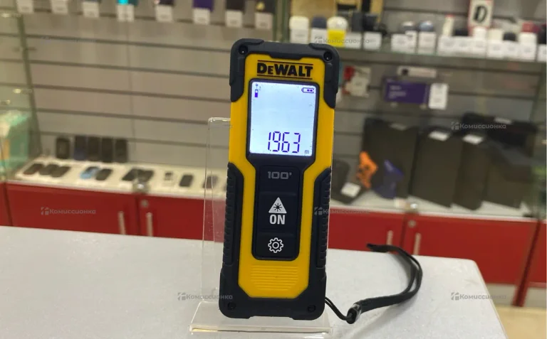 Лазерный дальномер Dewalt DWHT77100