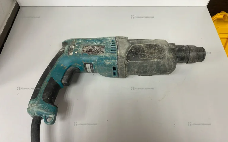 Перфоратор Makita HR2470