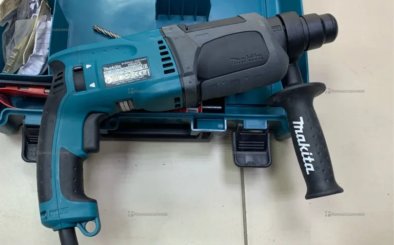 Перфоратор Makita HR2470