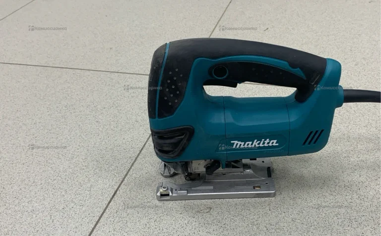 Электролобзик makita 4350FCT