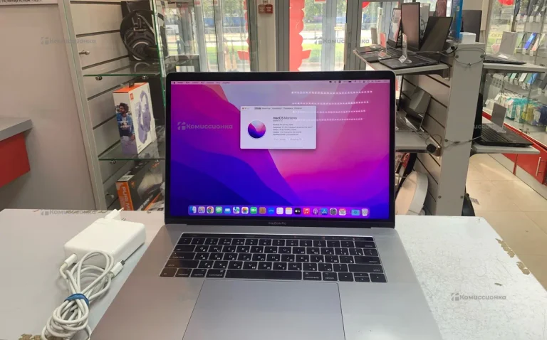 Ноутбук  MacBook Pro 2016 i7 (512gb)