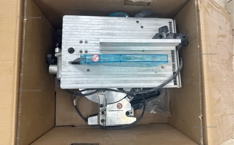 Комбинированная торцовочная пила makita LH1040F