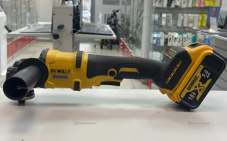 Аккумуляторная УШМ DeWalt DGA404