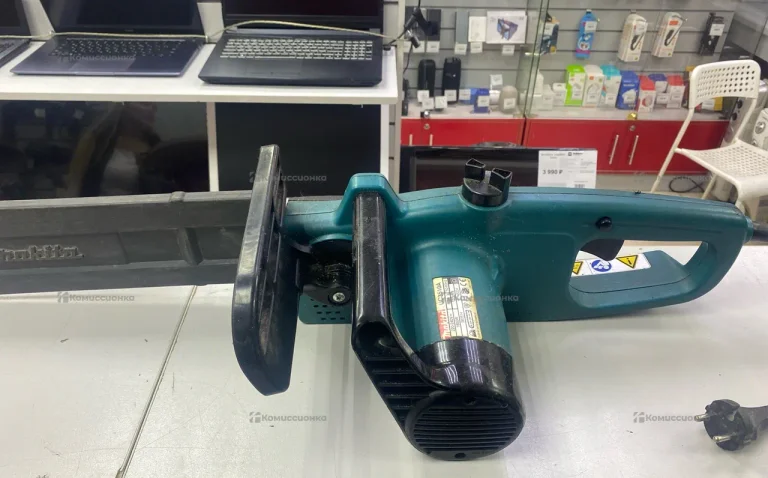 Цепная пила makita UC3510A