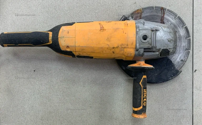 Угловая шлифовальная машина INGCO AG24008