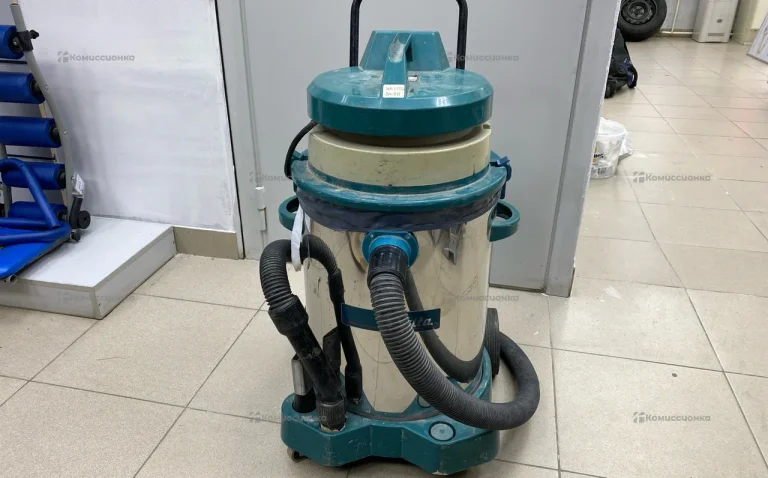 Пылесос  Makita 445X