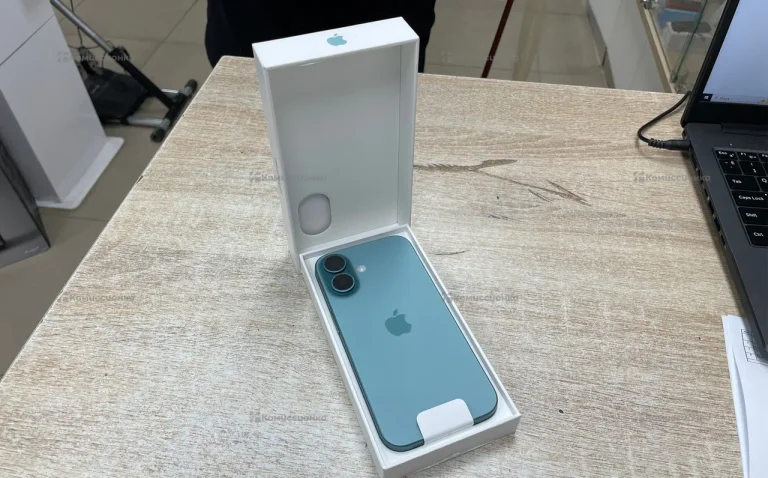 Apple iPhone 16 8/128 ГБ