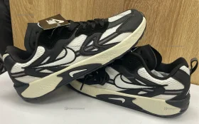 Кроссовки Nike R42