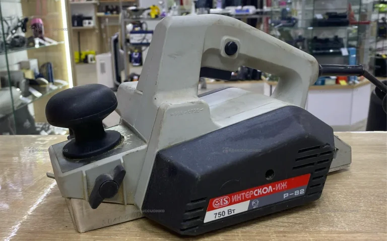 Электрорубанок Интерскол Р-82/710