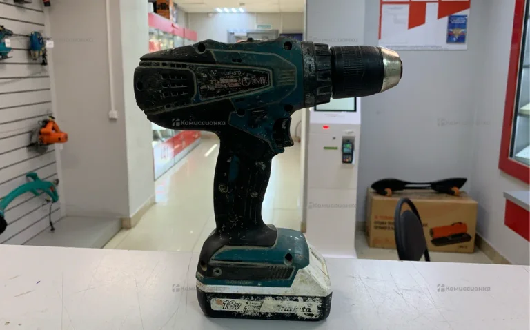 дрель шуруповёрт Makita DF457D