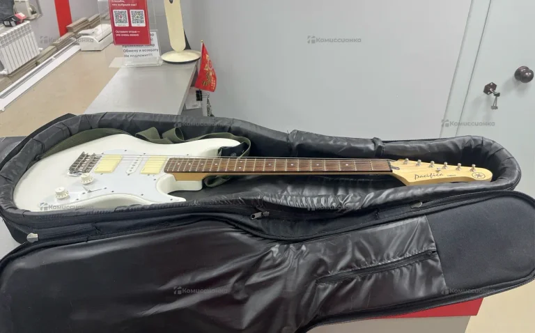 Электрогитара YAMAHA PACIFICA PAC012