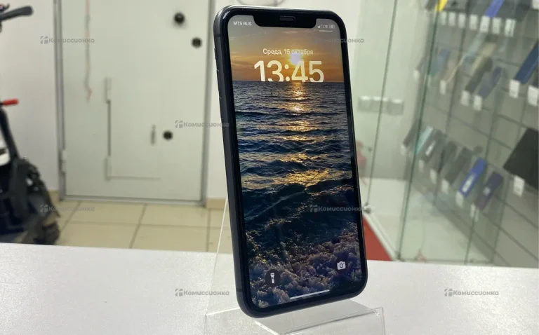 Apple iPhone 11 4/64 ГБ