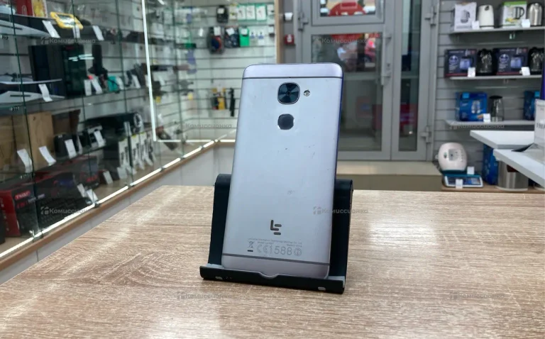 LeEco Le 2 3/64 ГБ