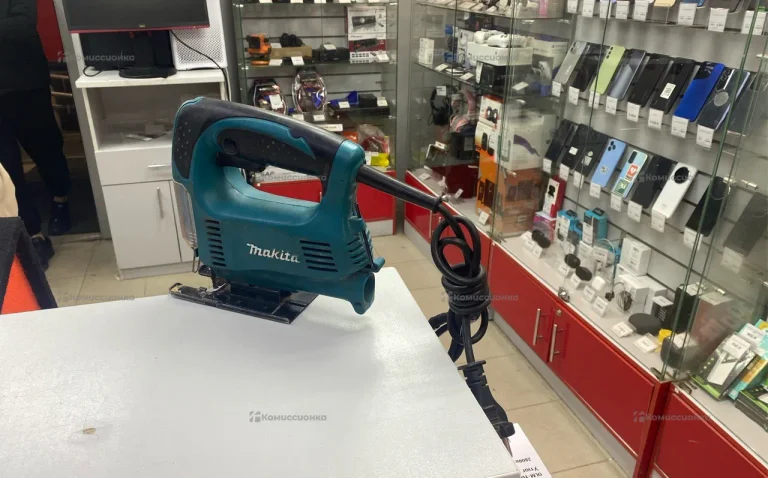 Электролобзик makita 4329