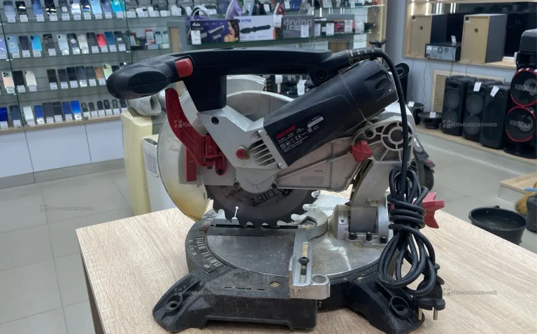 Торцовочная пила  Skil 1131 LA