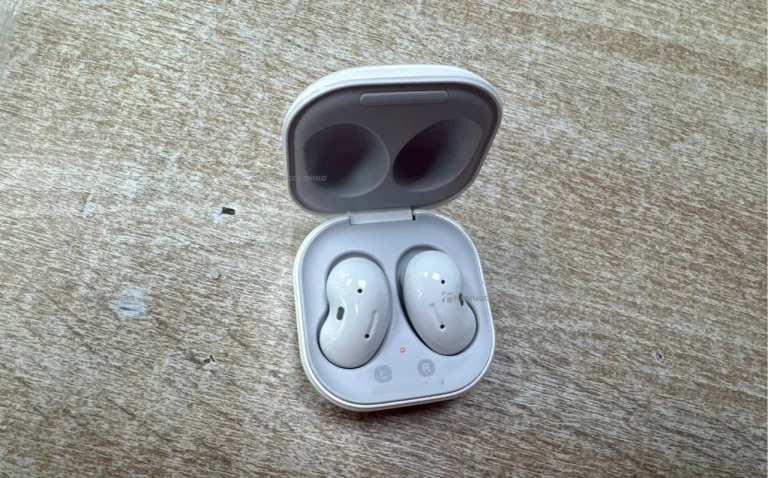Наушники  Samsung Buds