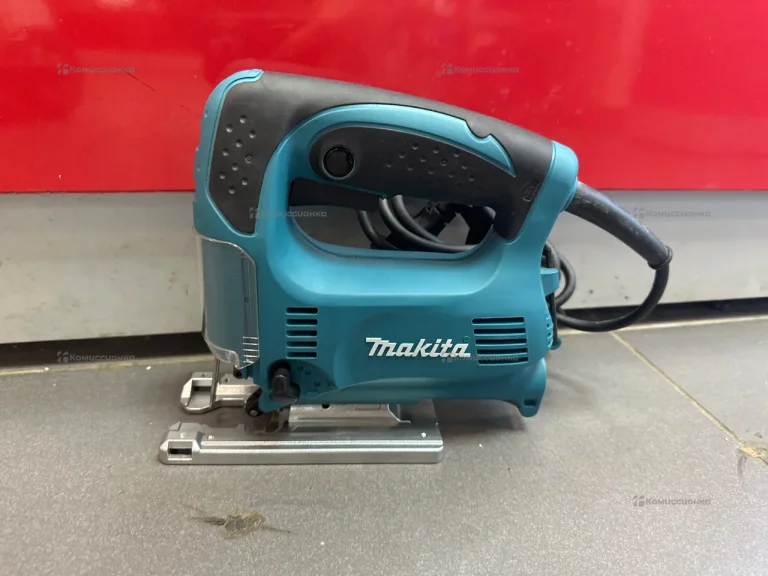 Лобзик Makita 4329