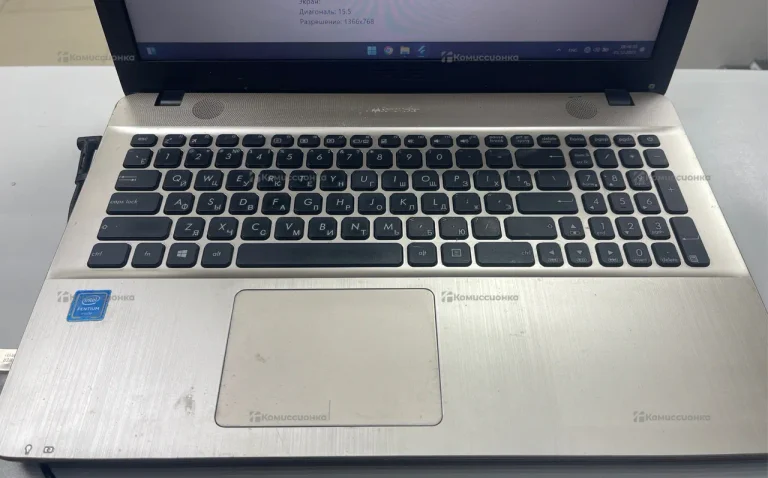 Ноутбук ASUS D541N