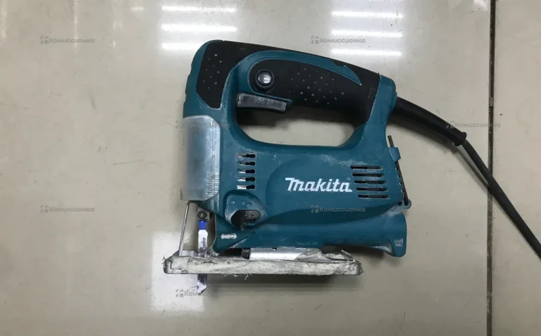 Электролобзик makita 4329 2024г