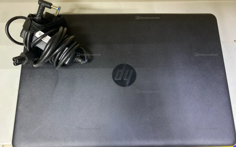 Ноутбук  HP 15-bw585ur