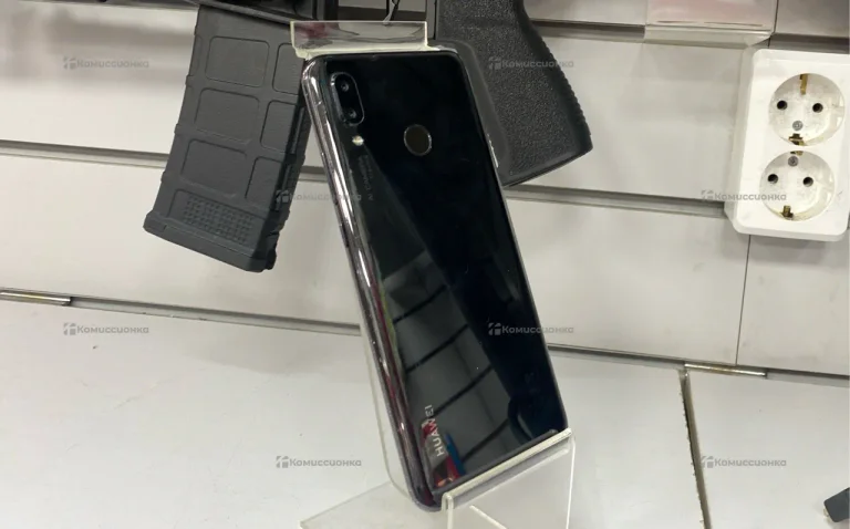 Huawei nova 3 4/128 ГБ