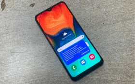Samsung Galaxy A30 3/32 ГБ