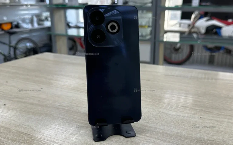 Infinix Smart 8 3/64 ГБ