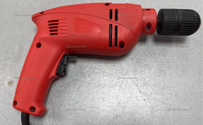 Дрель Красная