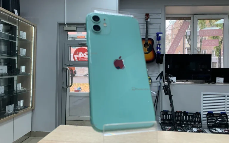 Apple iPhone 11 4/128 ГБ