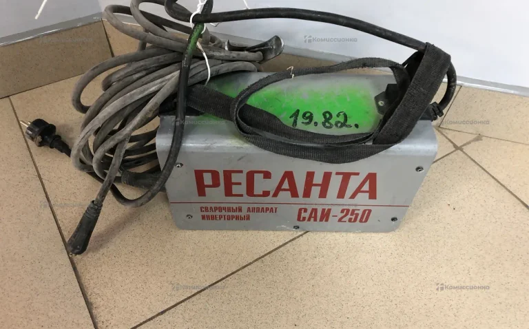 Сварочный аппарат РЕСАНТА САИ-250 (с проводами)