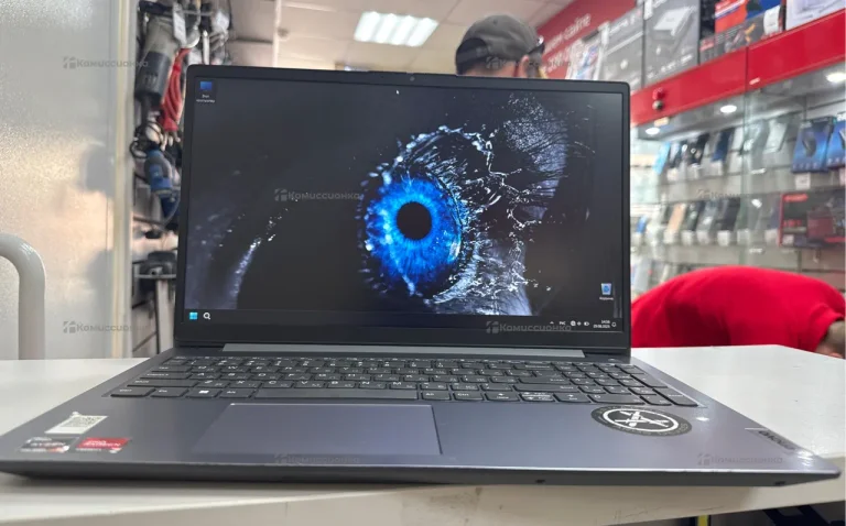 Ноутбук  Lenovo V15 G4